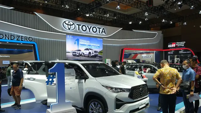 Toyota Dominasi IIMS 2025 dengan 2.728 SPK, Hybrid Paling Diminati